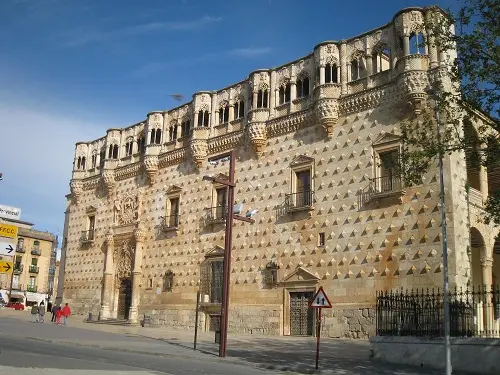 Oficina virtual en Granada centro, Andalucía, para autónomos y empresas de Molina de Aragón. Recepción y envío de correspondencia, paquetería. Sala de reuniones